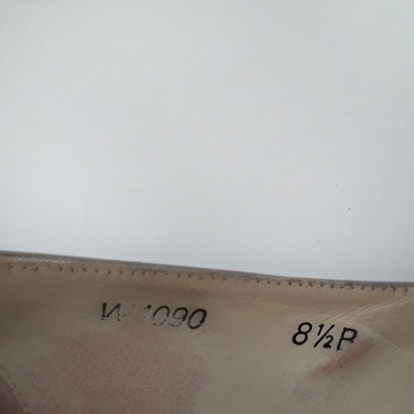 Vintage 60s/70s Gray Fine Leather Short Heel Pumps Size 8.5 - Picture 12 of 16